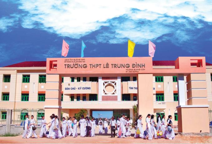 Đánh Giá Trường THPT Lê Trung Đình  - Quảng Ngãi Có Tốt Không