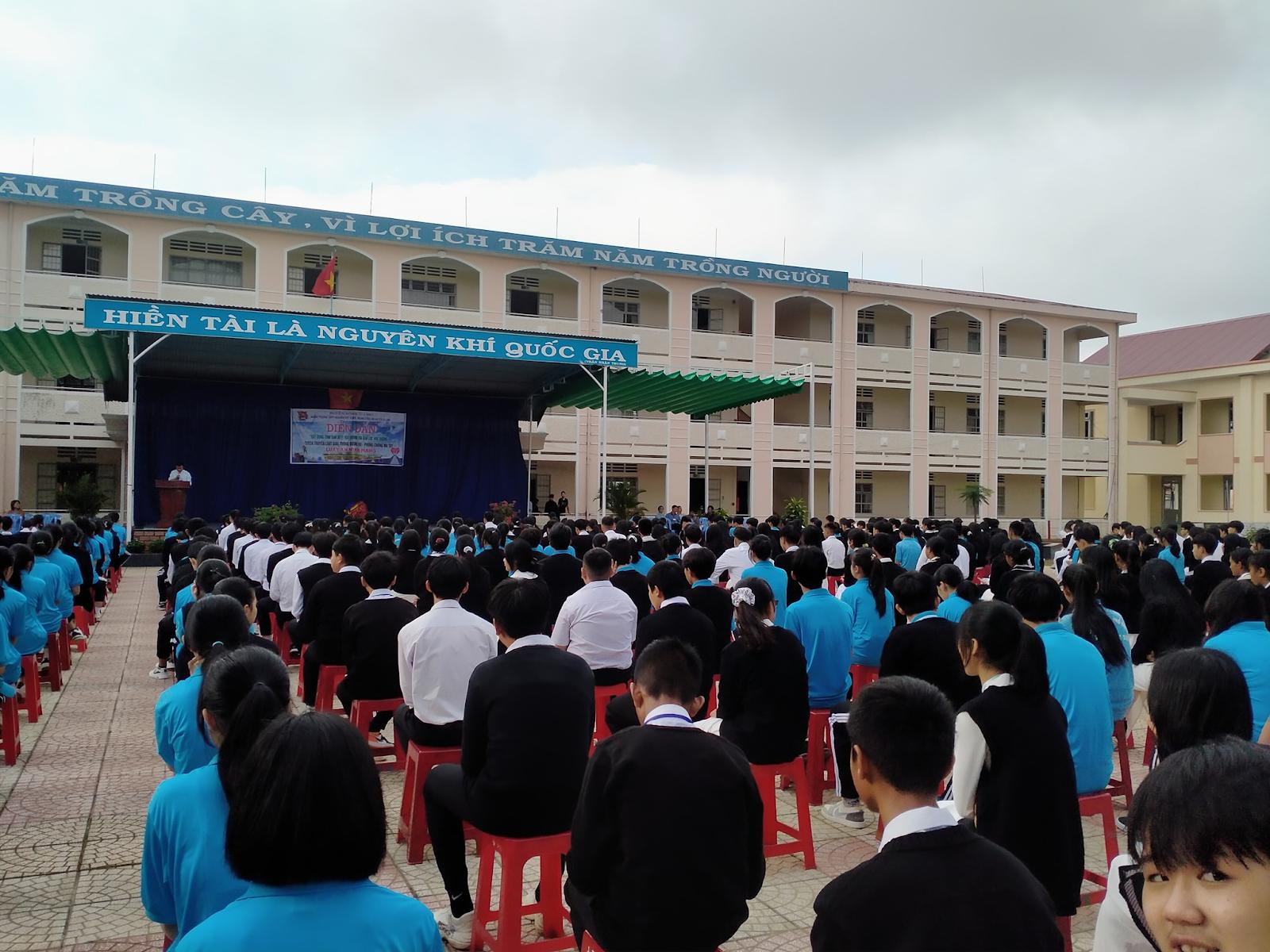 Đánh Giá Trường THPT Nguyễn Viết Xuân Lâm Đồng Có Tốt Không