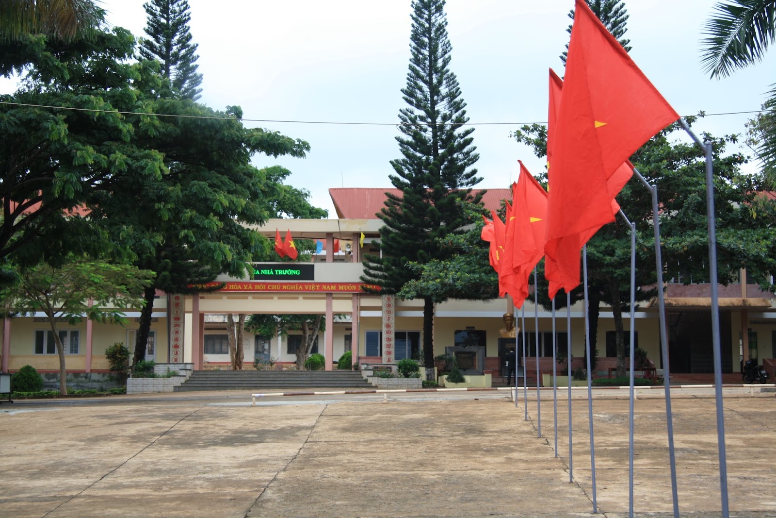  Đánh Giá Trường THPT Phan Bội Châu Tỉnh Đắk Lắk Có Tốt Không