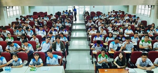Đánh Giá Trường THPT Nguyễn Thị Diệu Có Tốt Không