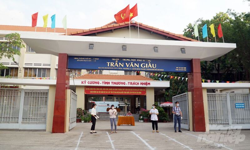 Giới thiệu trường THPT Trần Văn Giàu