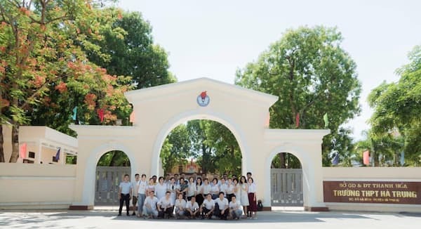  Đánh giá Trường THPT Hà Trung – tỉnh Thanh Hóa có tốt không?