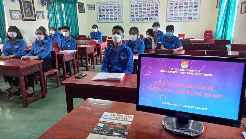  Cơ sở vật chất Trường THPT Trần Bình Trọng- Phú Yên đáp ứng đủ học và dạy 