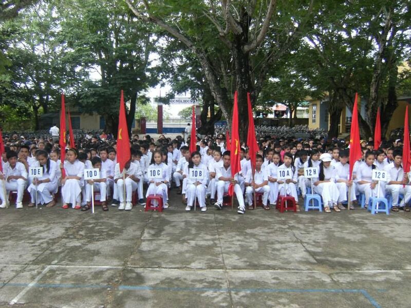 Khai giảng năm học mới tại trường THPT Nguyễn Công Trứ