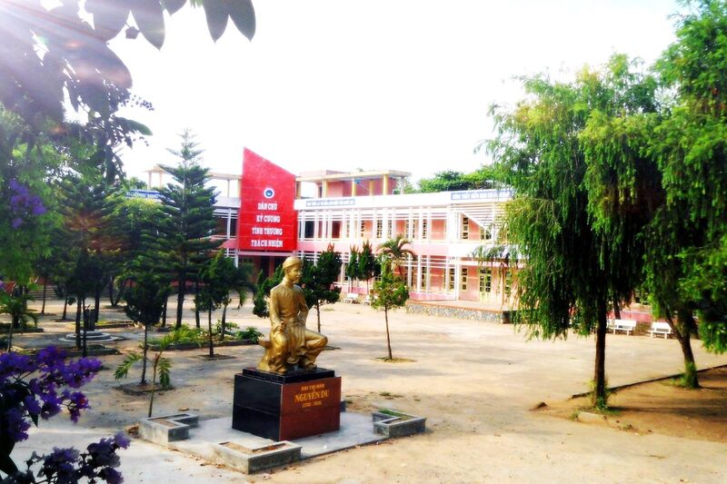 Trường THPT Nguyễn Du - Phú Yên