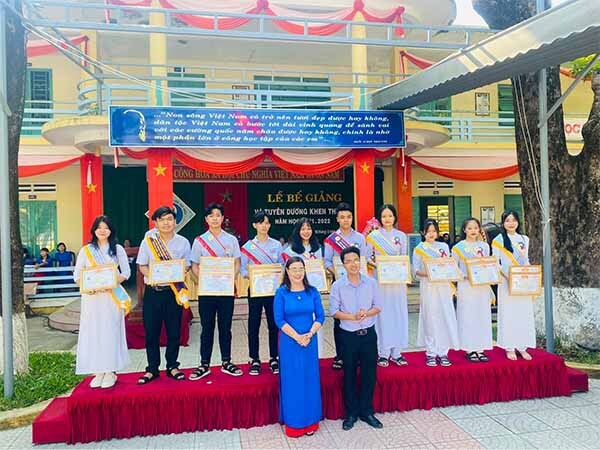 Đánh Giá Trường THPT Nguyễn Duy Hiệu - Quảng Nam Có Tốt Không